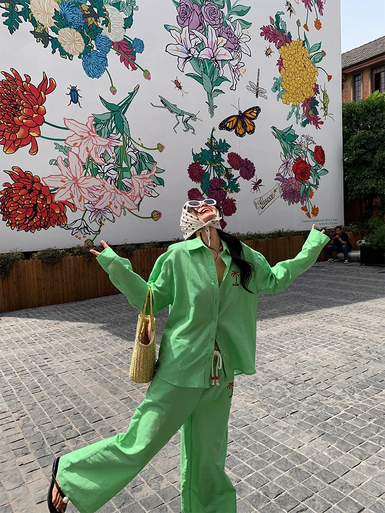 Conjunto f de duas peças em linho e aodão verde, calça plona e csa, moda primavera para idades de 25 a 35 ano...