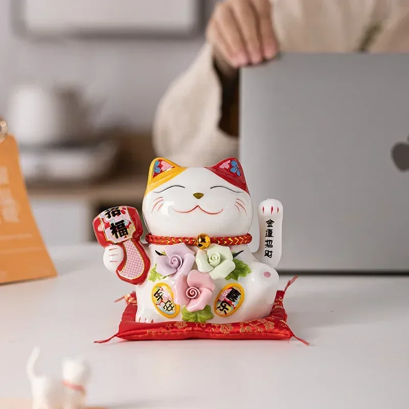 Ceramic Hand Pinch Trick Caimao Automatic Shake Creative Cute Office Desk Living Room Home Decor