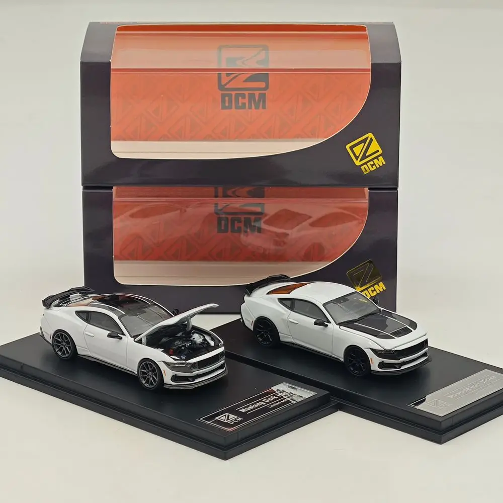 DCM 1:64 スケール マスタング ダークホース クーペ スポーツモデル ダイキャストメタルカー 限定版コレクション