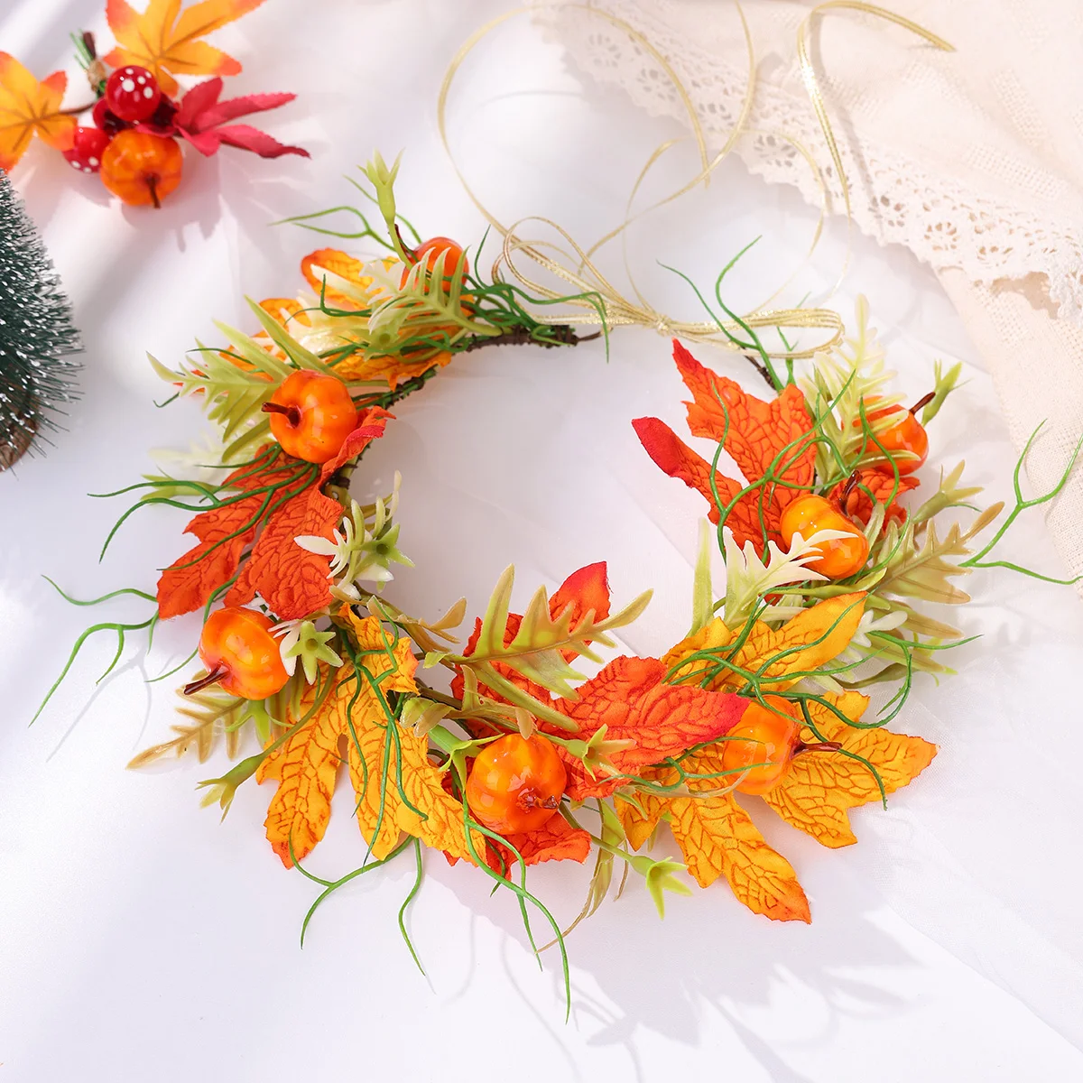 عصابة رأس مصنوعة يدويًا من أوراق اليقطين مع تصميم أوراق القيقب للنساء في عيد الشكر وحفلات عيد الميلاد وإكسسوارات شعر الكرمة #2