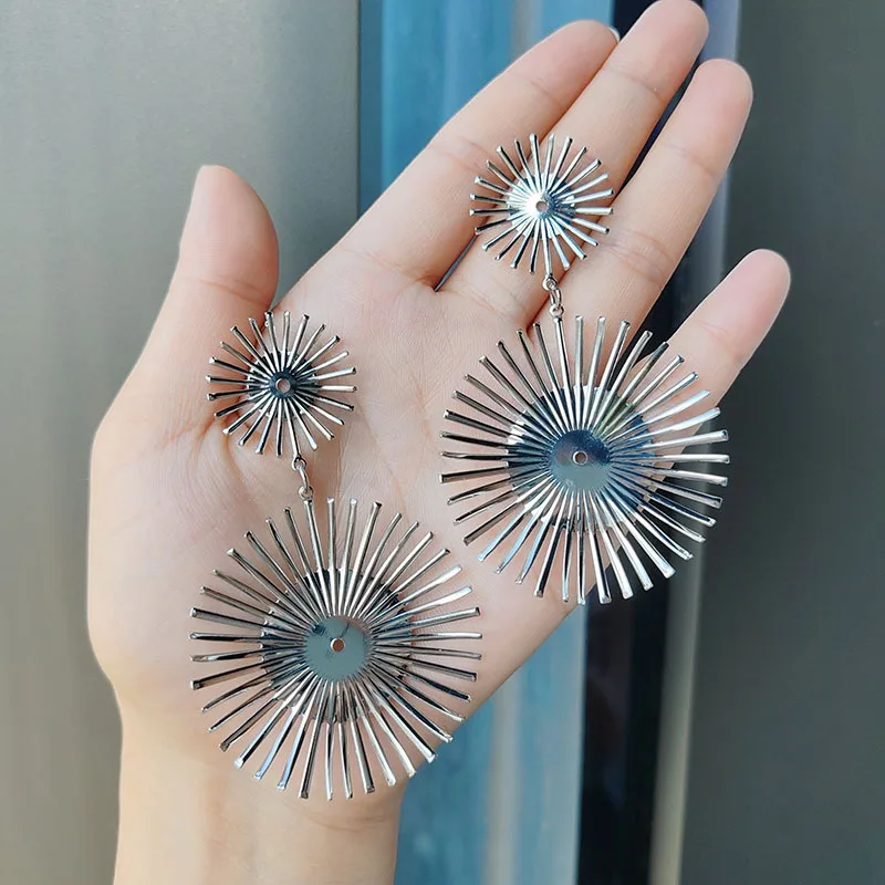 Exaggerated Geometric Metal Big Sunflower Pendant Earring for Women Creative Sliver Color Long Earrings Brincos Jewelry Gift