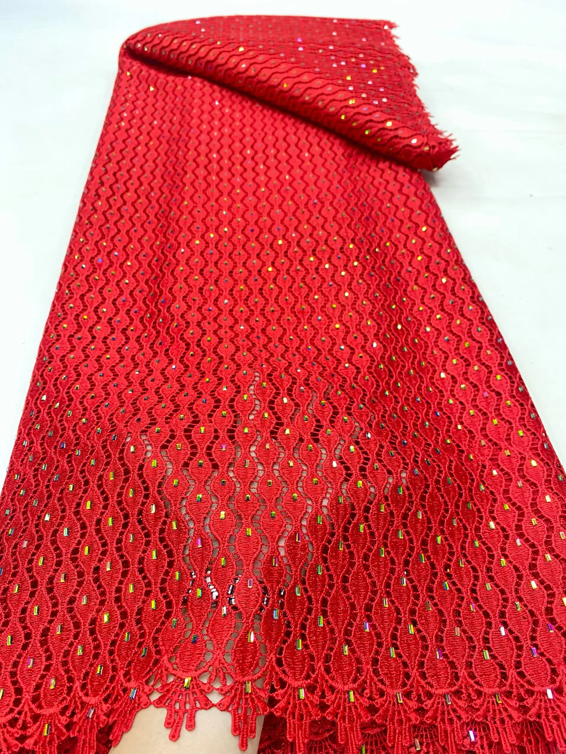 

Новый дизайн, красная африканская водорастворимая кружевная ткань с камнями, 2022, высокое качество, французский нигерийский гипюровый шнур, кружевная ткань KDP25163