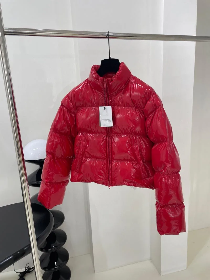 2024 neue Winter Modenschau Jacke lässig einfarbig Stehkragen geschnitten Baumwoll jacke Damen Nylon Reiß verschluss dicken Mantel Top