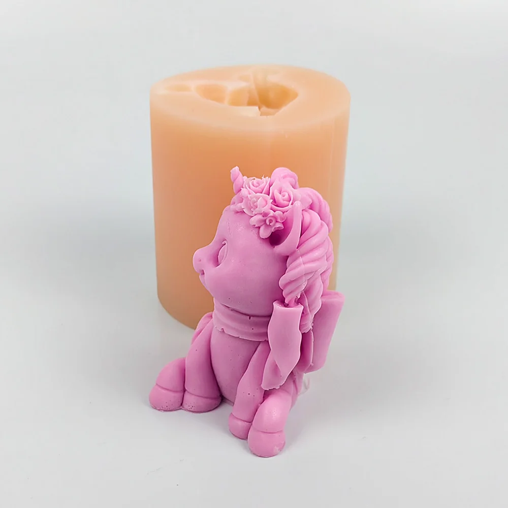 3D Moulds Soap Molds Cute Bow 2 Unicorn Baby Sitting With Long Hair Candle Mold Silicone Wedding Birthday Christmas DW0512