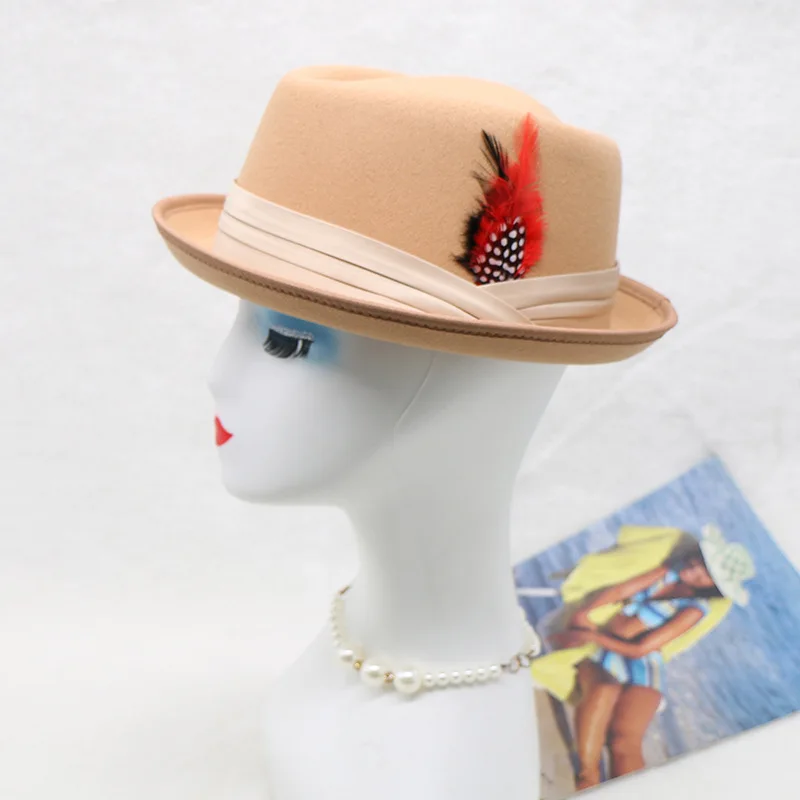 قبعة فيدورا من الصوف قابلة للطي للرجال والنساء مع قبعة جاز ثلاثية الطي مزخرفة بالريش #3