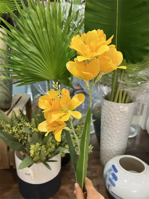 5 Stück Duftende Schneeorchidee aus Latex, Cymbidium-Orchidee, Künstliche Blumen mit Echtem Touch für Hochzeit, Party, Heim- und Tischdekoration – Detail 4
