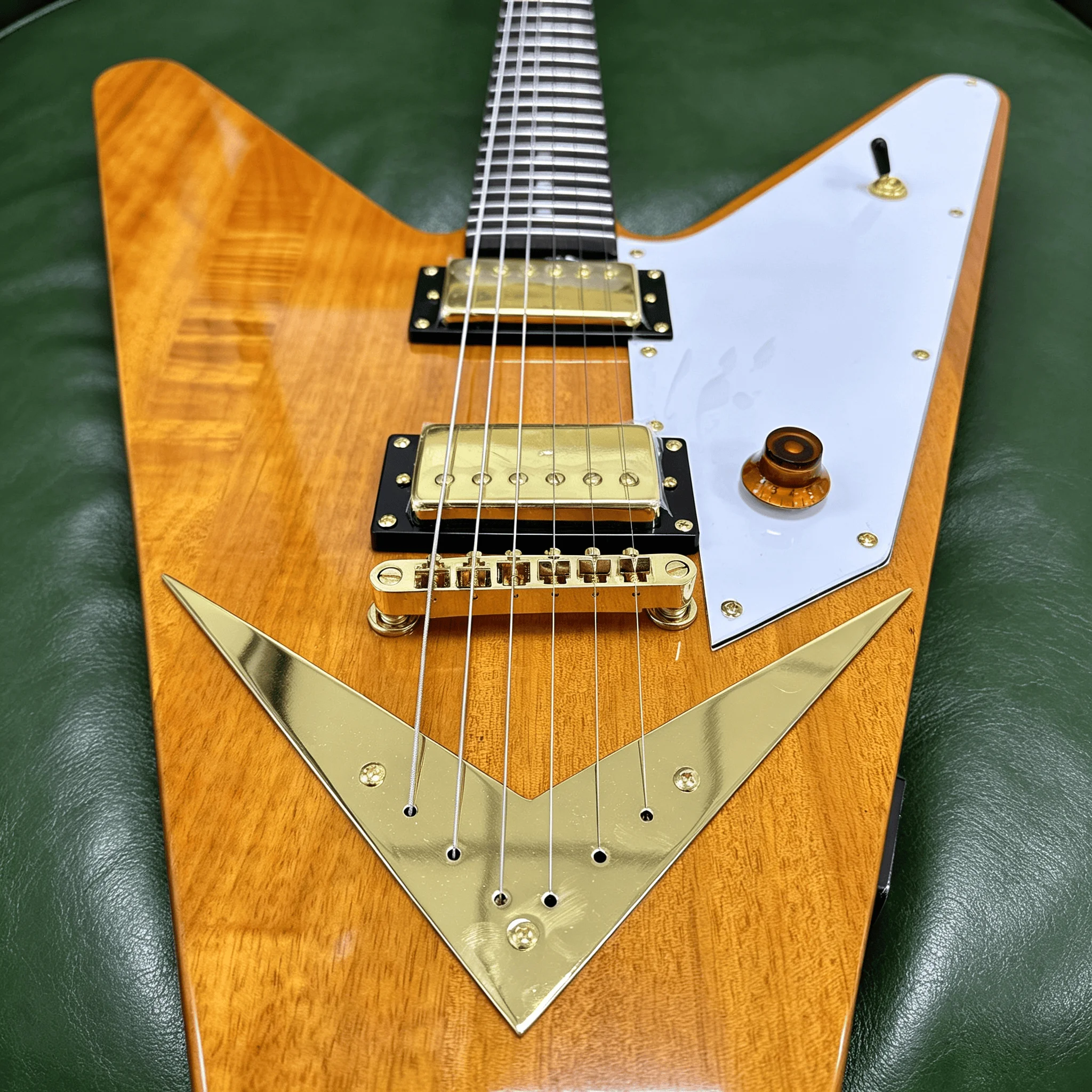 US Warehouse Natural Amber Flying V Electric Guitar Vintage White Pickguard HH Gold Hardware Heavy Metal Guitar Free Shipping view 5