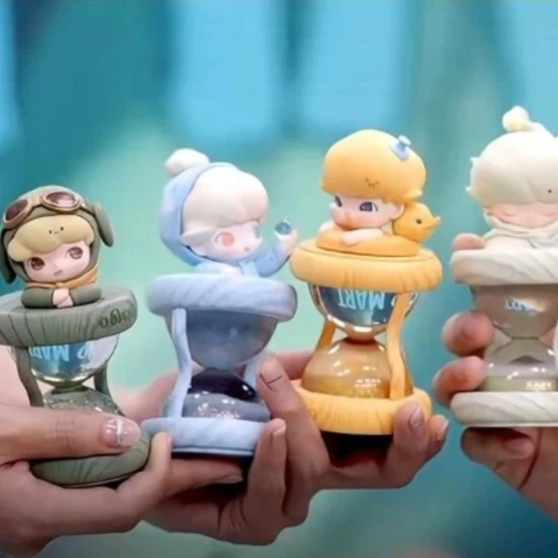 

Подлинная Popmart Dimoo Memories We Hold Series слепая коробка модный декор комнаты светящиеся песочные часы хрустальный шар загадочная коробка подарок для ребенка