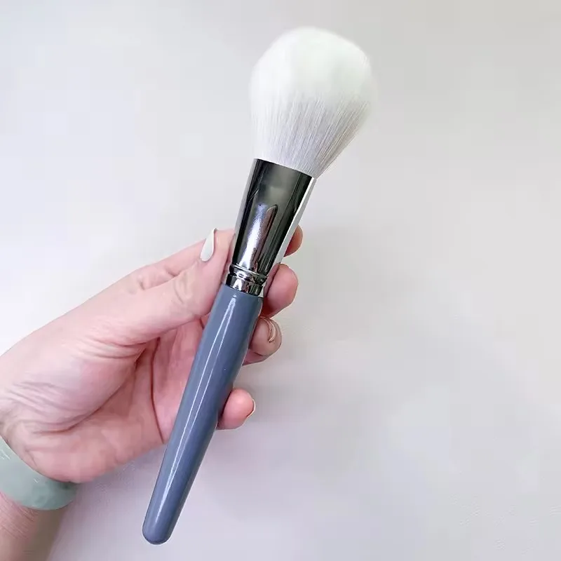 Pinceau professionnel pour poudre à poils d'animaux, certifié sans cruauté, en poils de chèvre et ferrule en cuivre, outil de maquillage HD de qualité professionnelle pour artistes