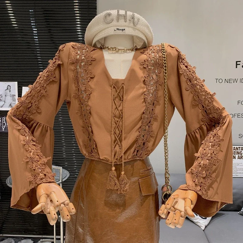 슬림핏, 나이 감소 효과, 홀로우 디자인, 다용도 탑, 여성용 중국풍 레트로 V넥, 기품 있는 여성용 타이 태슬 허리 장식