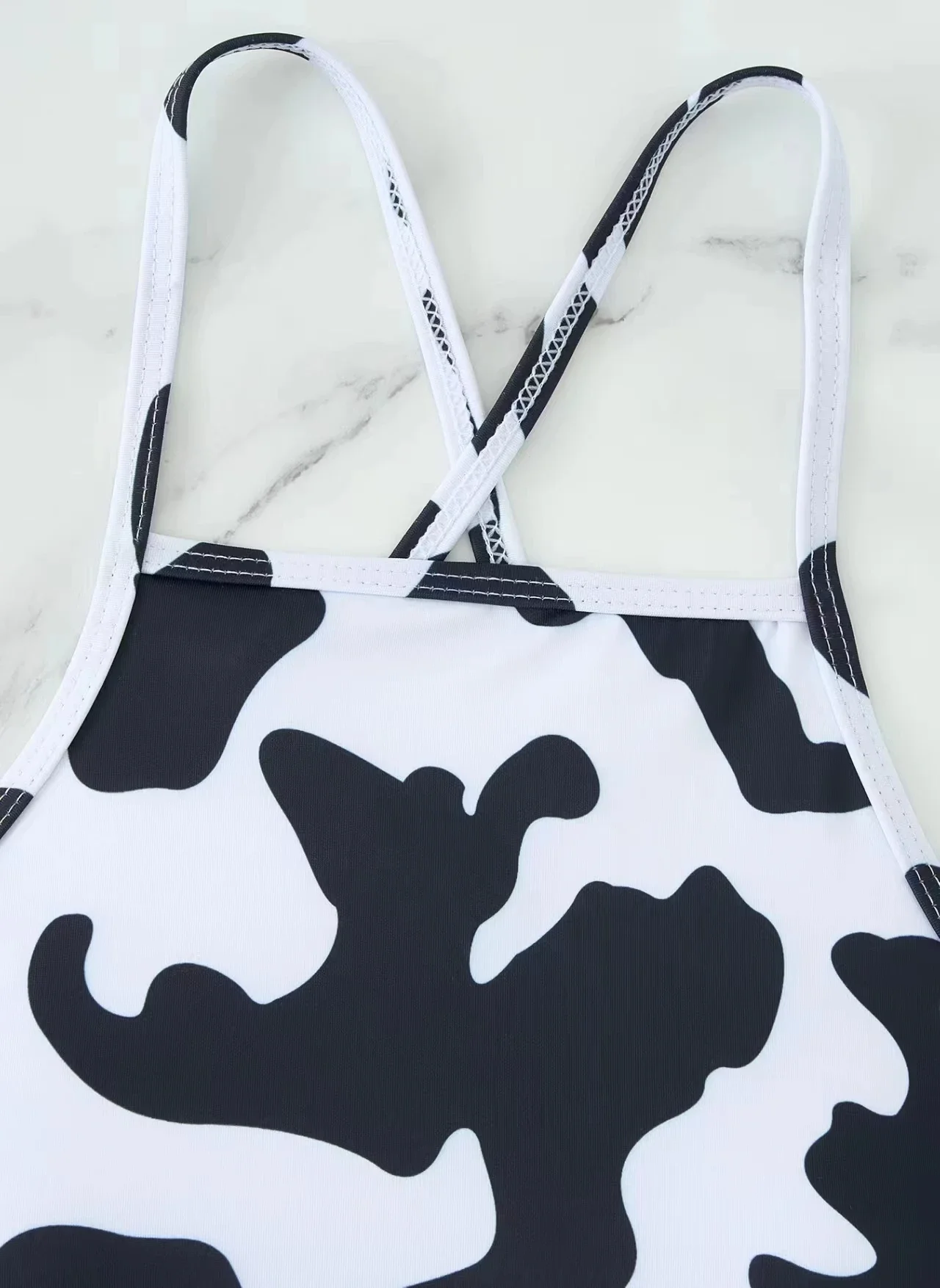 Bikinis de cuello alto para mujer, traje de baño de cintura alta, Top corto con estampado de vaca, conjunto de Bikini entrecruzado con cuello Halter, traje de baño para playa 2024