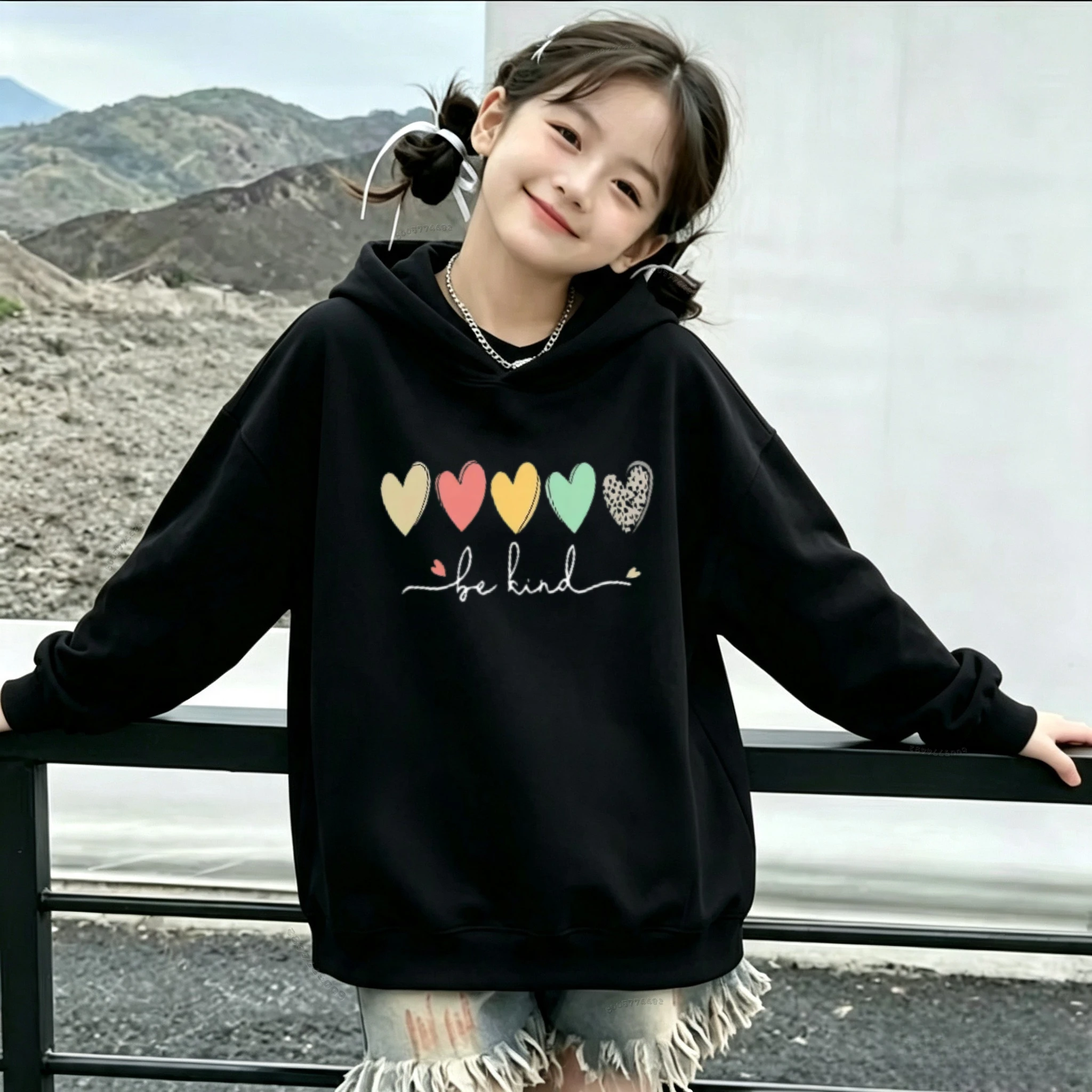 The latest autumn-winter original store cute heart-shaped colorful children's hooded pullover, warm clothing for boys and girls