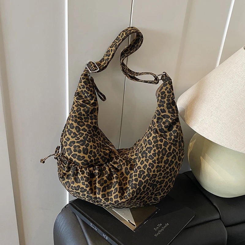 

Simple Leopard Print Zipper Youth Shoulder Bags 2025 New Autumn Winter High Quality Large Capacity Commute Crossbody Bags