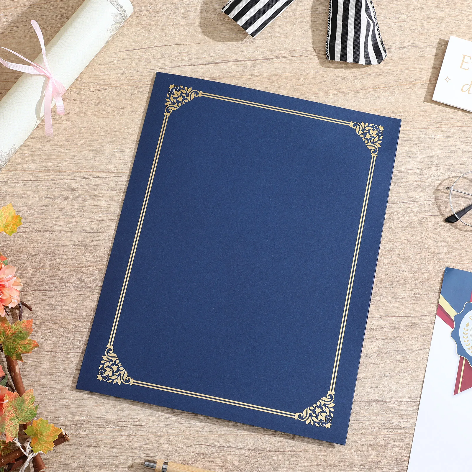 

30 шт. обложек для дипломов с золотой фольгированной окантовкой, прочные держатели для сертификатов, рамки для защиты и демонстрации документов о награждении выпускникам