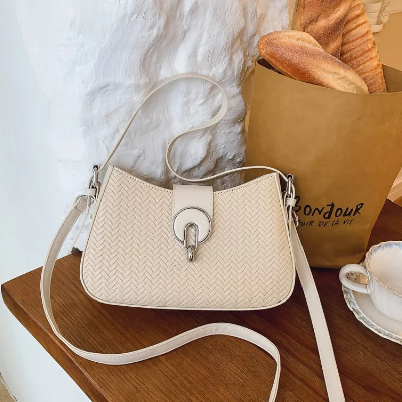 

Шикарная женская сумка через плечо из кожи с принтом ящерицы и модным праганским аккуратным легким повседневным стилем ​