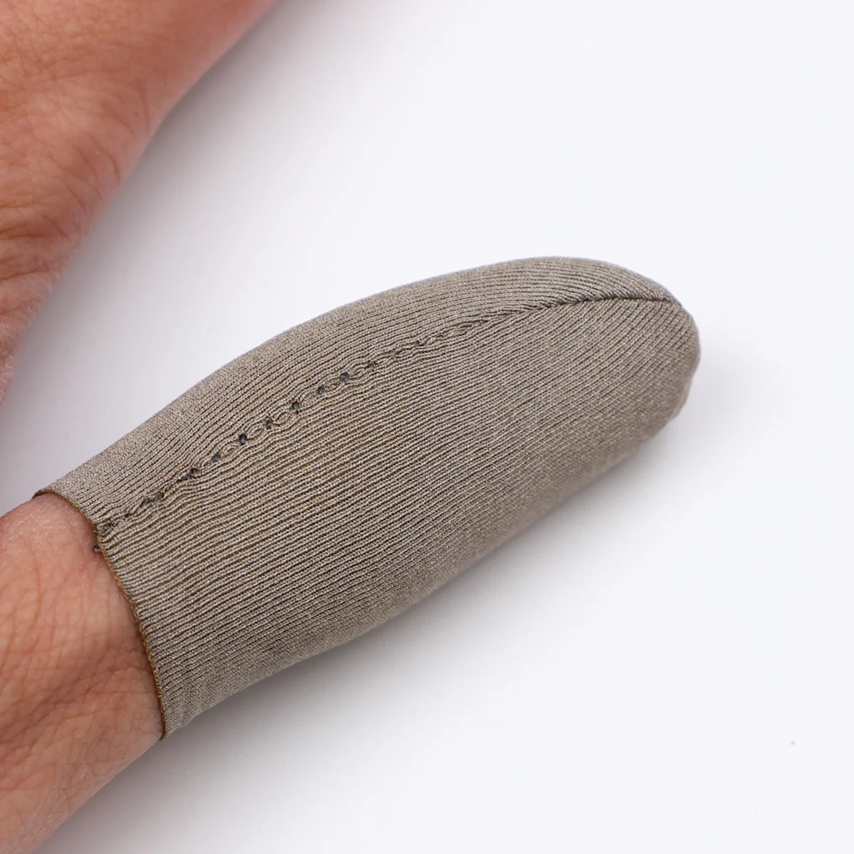 

5Pcs Silver Fiber Gaming Finger Sleeves Breathable Fast-Dry Thumb Covers for Mobile Games Anti-Fingerprint Screen Protector