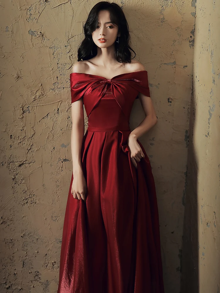 

Свадебное платье цвета красного вина из атласной ткани, на одно плечо, с длинной юбкой, для невысоких женщин