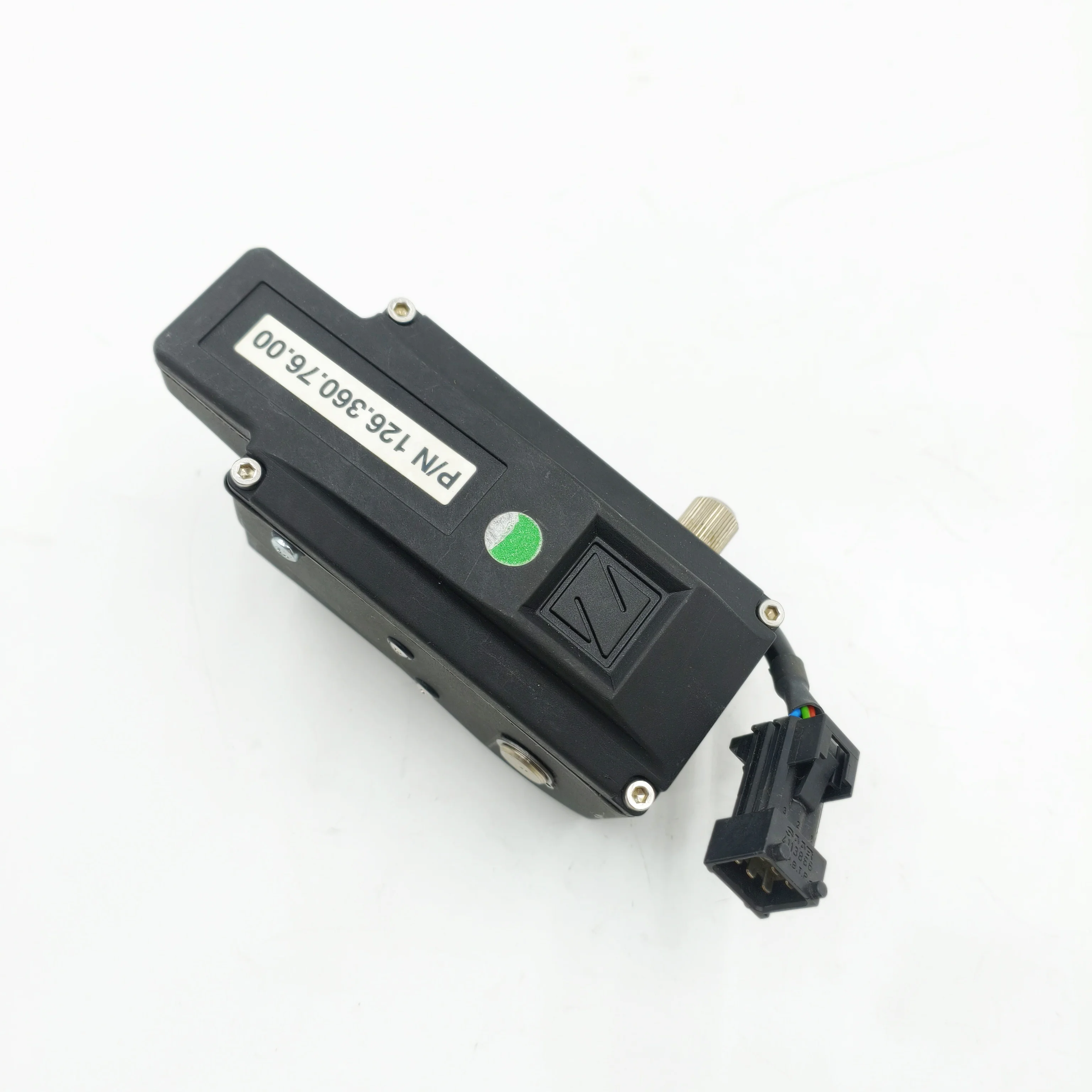 

Педаль акселератора Linde 1263607600, запчасть для вилочных погрузчиков серии 126 и P-серии