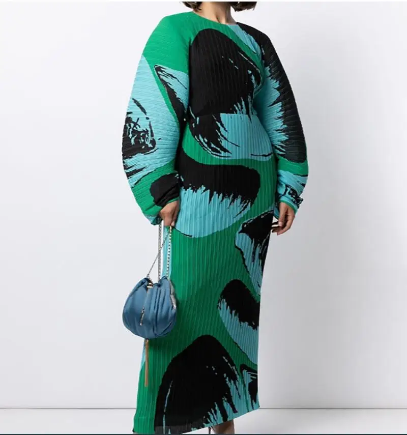 

Miyake Pleated Print Dress, Loose Size, Long Sleeve, High-End, Foreign Design, New Fashion