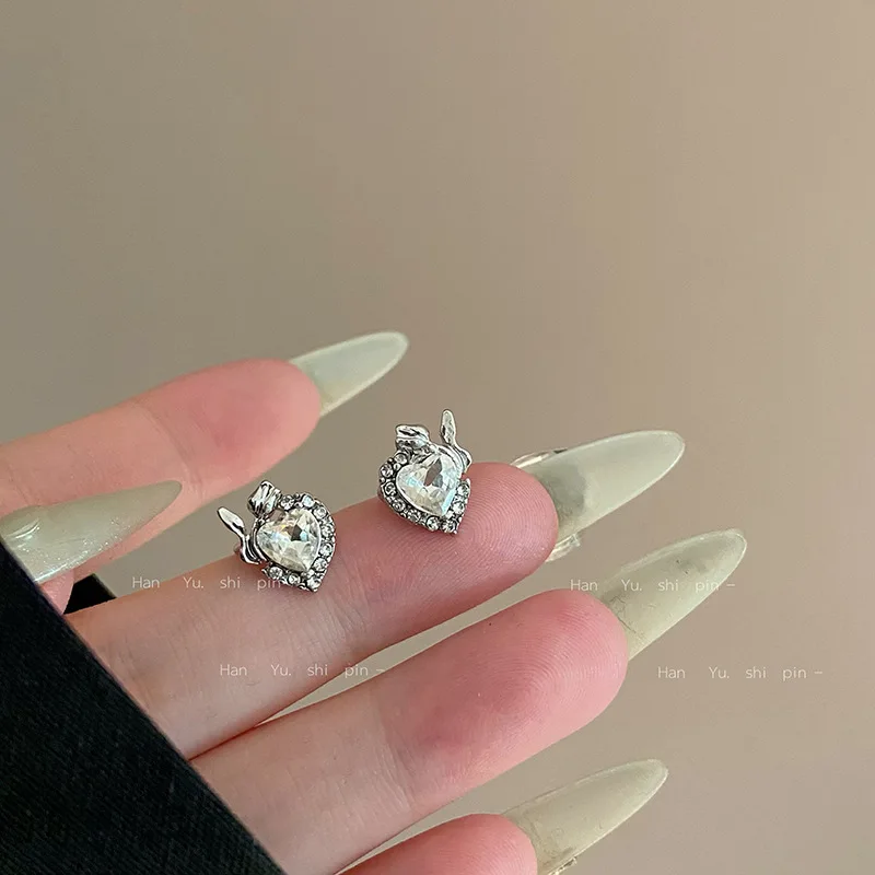Cold wind Irregular folds Geometric metal Mosquito coil disc Ear clips Fashion ruffle edge Wave earrings Women