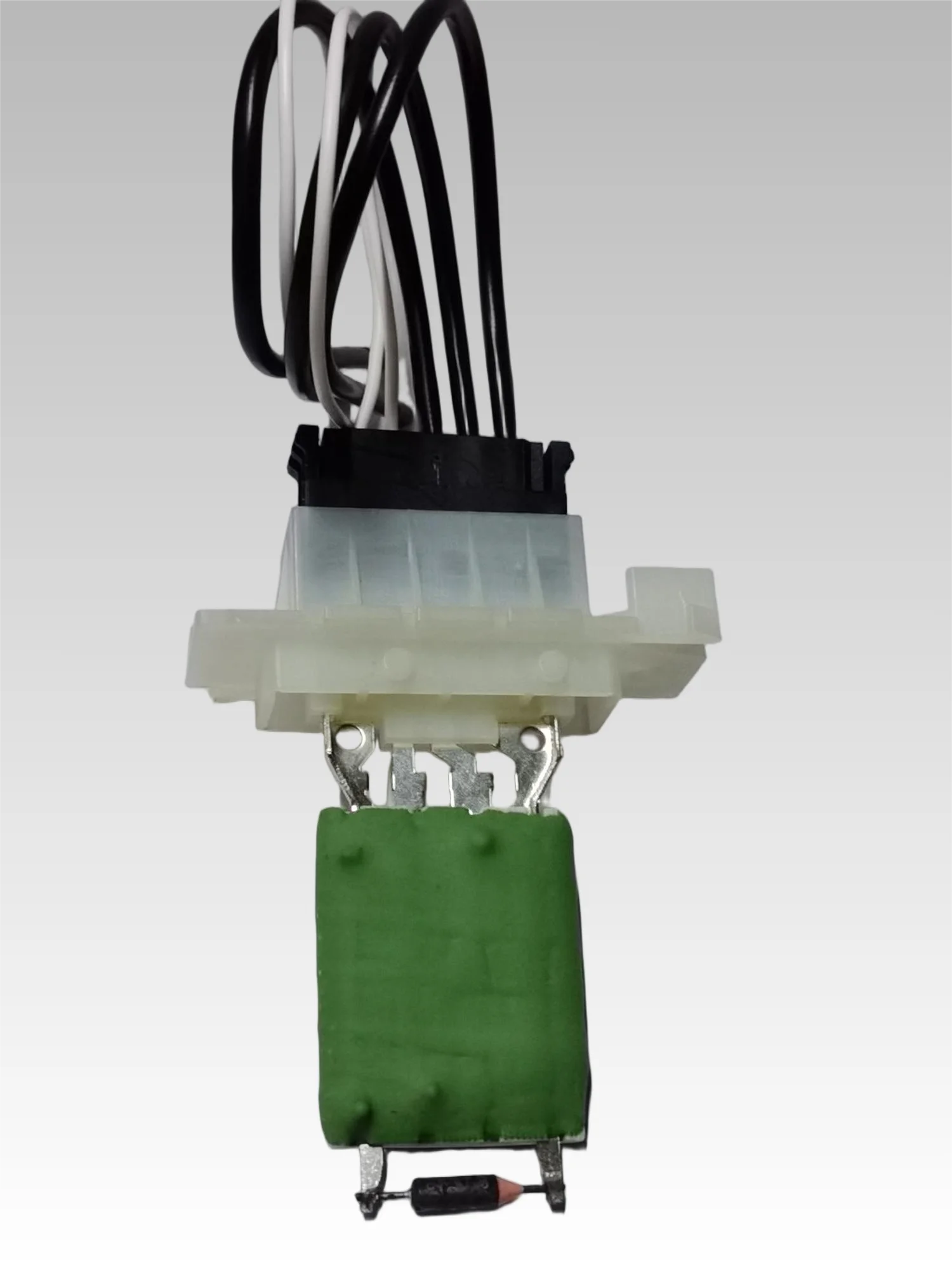 

Резистор вентилятора отопителя для Opel Corsa E Положение рулевого колеса Левый OEM: 6845796, 2468108330 13480494 13248240 6845796