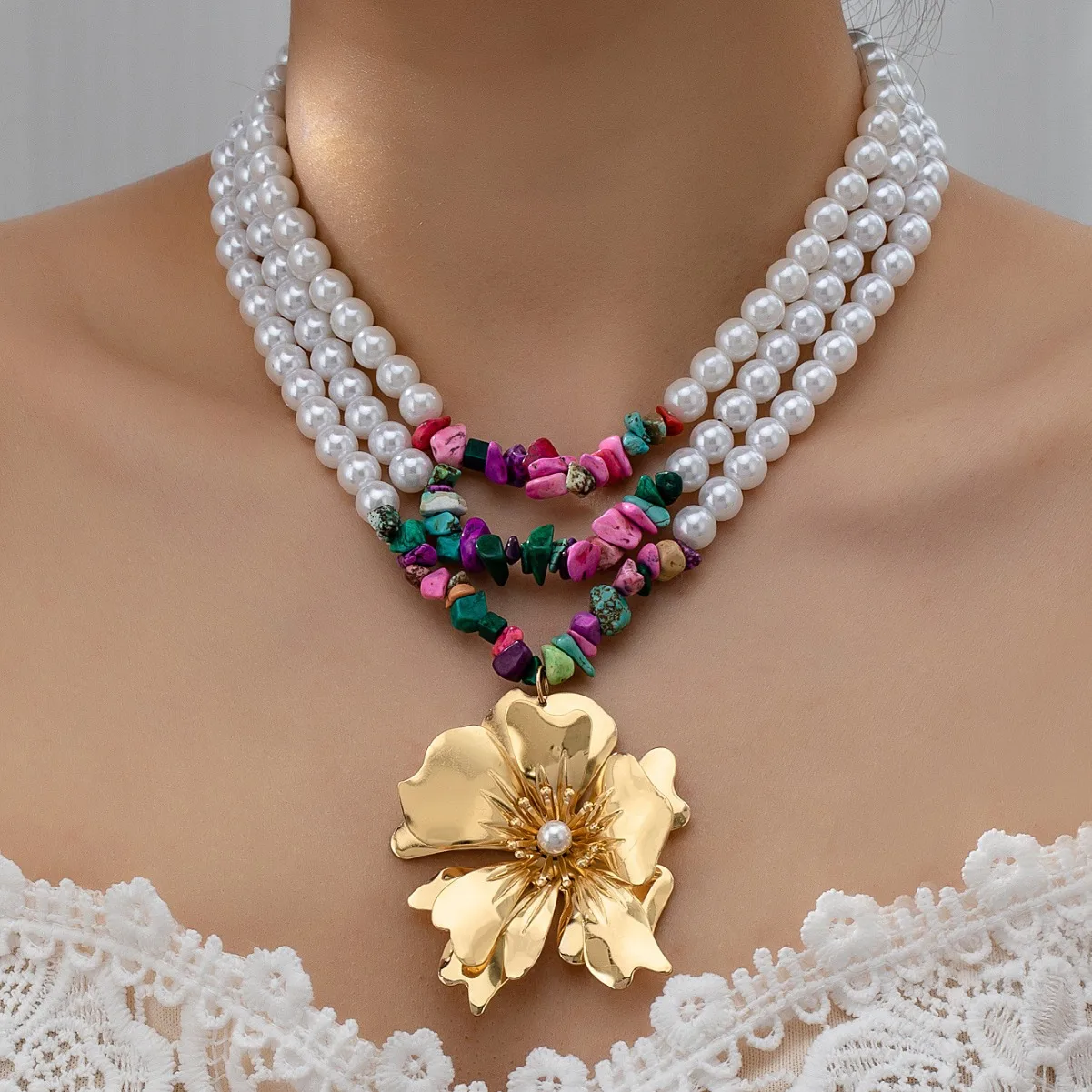 

Minimalist Wedding Jewelry Trendy Gold-plated Metal Flower Necklace for Women Natural Stone Multi-layers Pearl Necklace