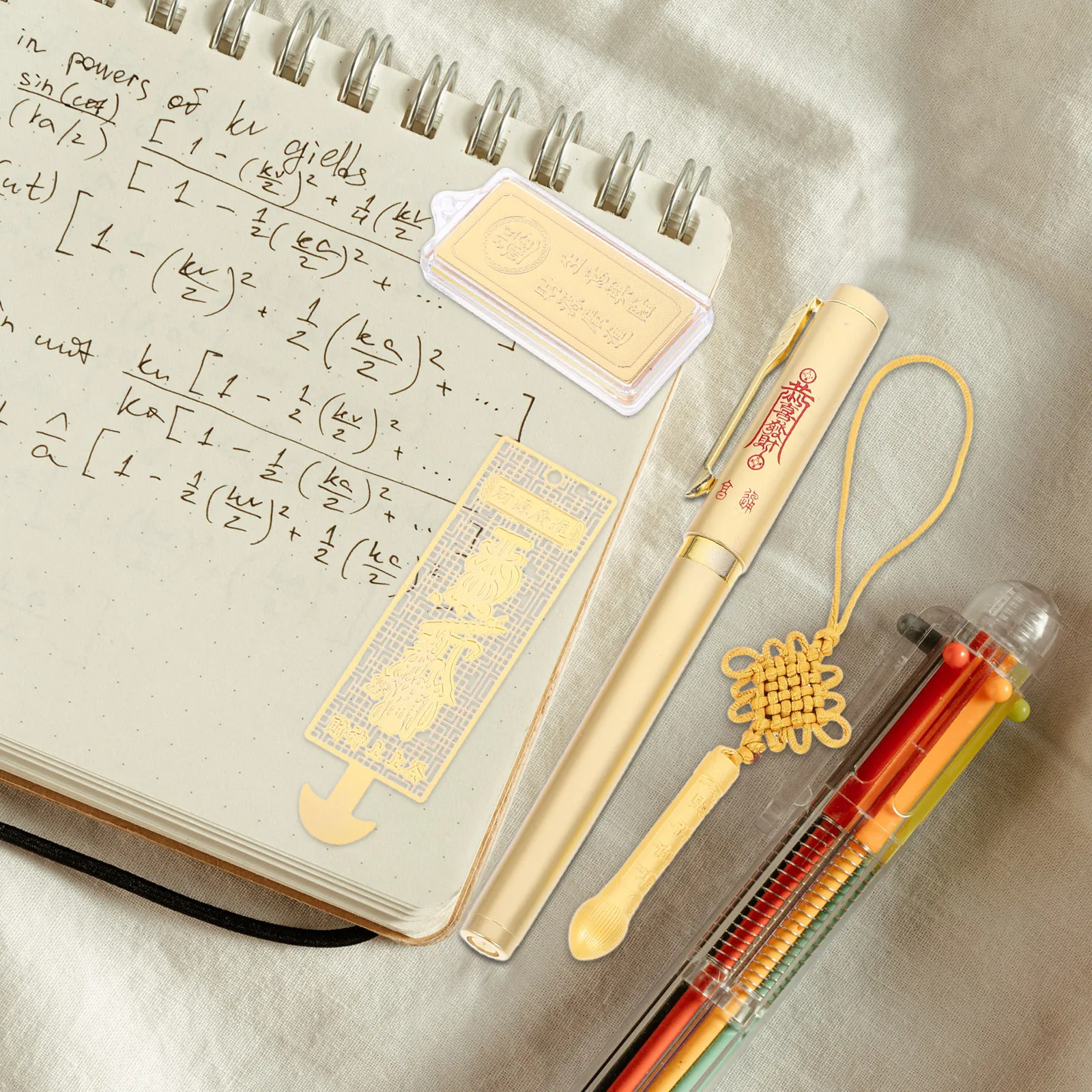 

Portable Chinese Style Gel Pen with Lid Ergonomic Design Fine Tip for Writing Office Business Daily Use Gift Sign Pen