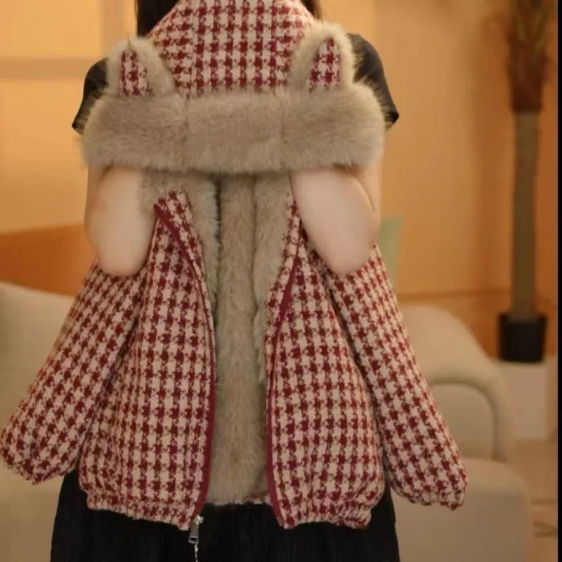 2026 Winter Hot Selling Red and White Checkered Artificial Fur Jacket with Zipper Inside for Warmth and Thickness