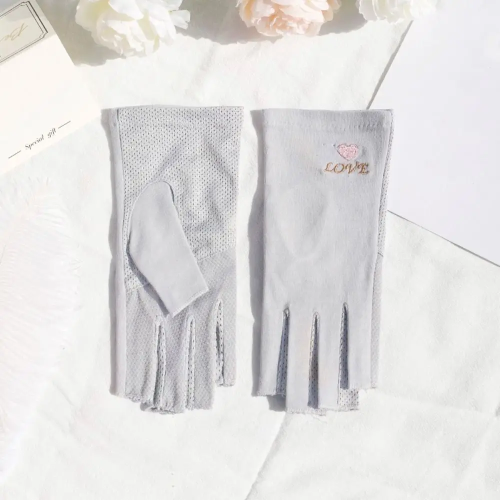 ถุงมือกันแดดแบบครึ่งนิ้ว ระบายอากาศได้ดี ยืดหยุ่นสูง ถุงมือทำเล็บ ป้องกันรังสียูวี สำหรับทำเล็บที่บ้านและร้านเสริมสวย