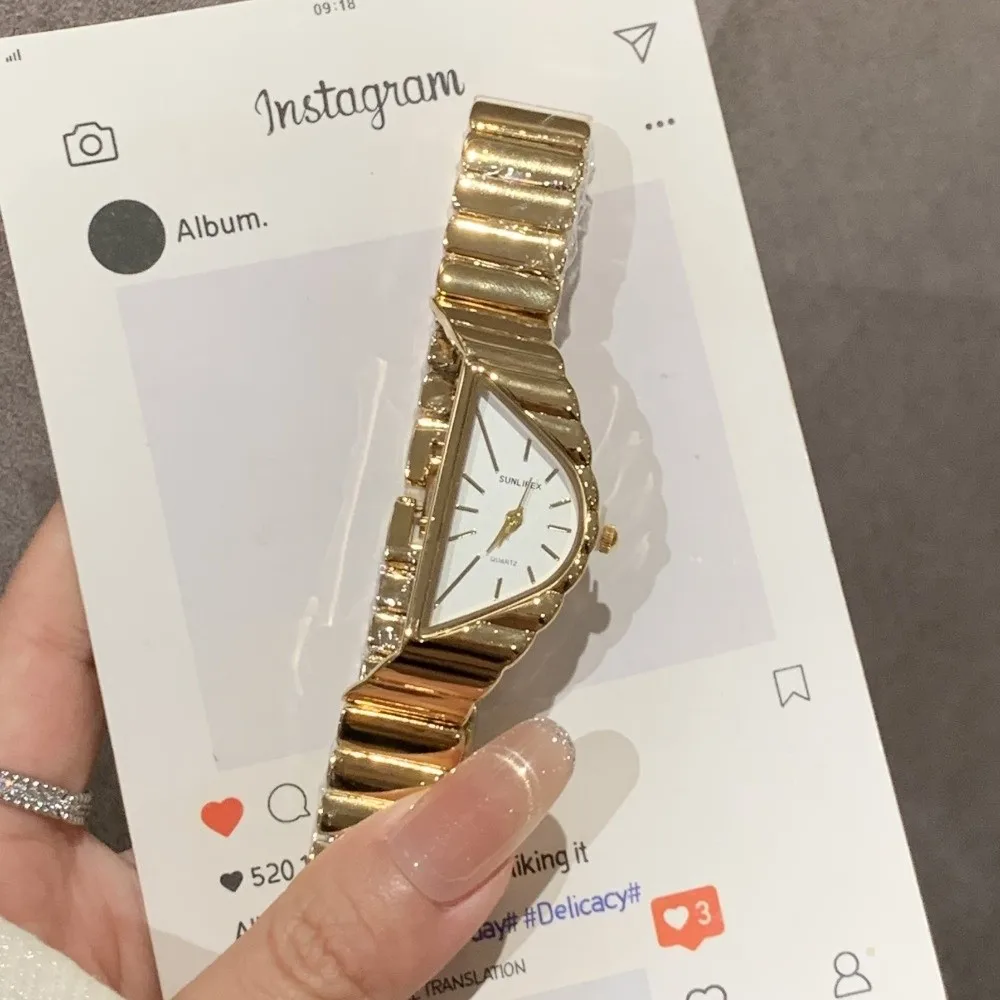 Irregular Niche Women's Watch Gold Chain Half-Moon Dial Luxury Ladies' Wristwatch Fashion Jewelry Elegant Quartz Watch Wedding