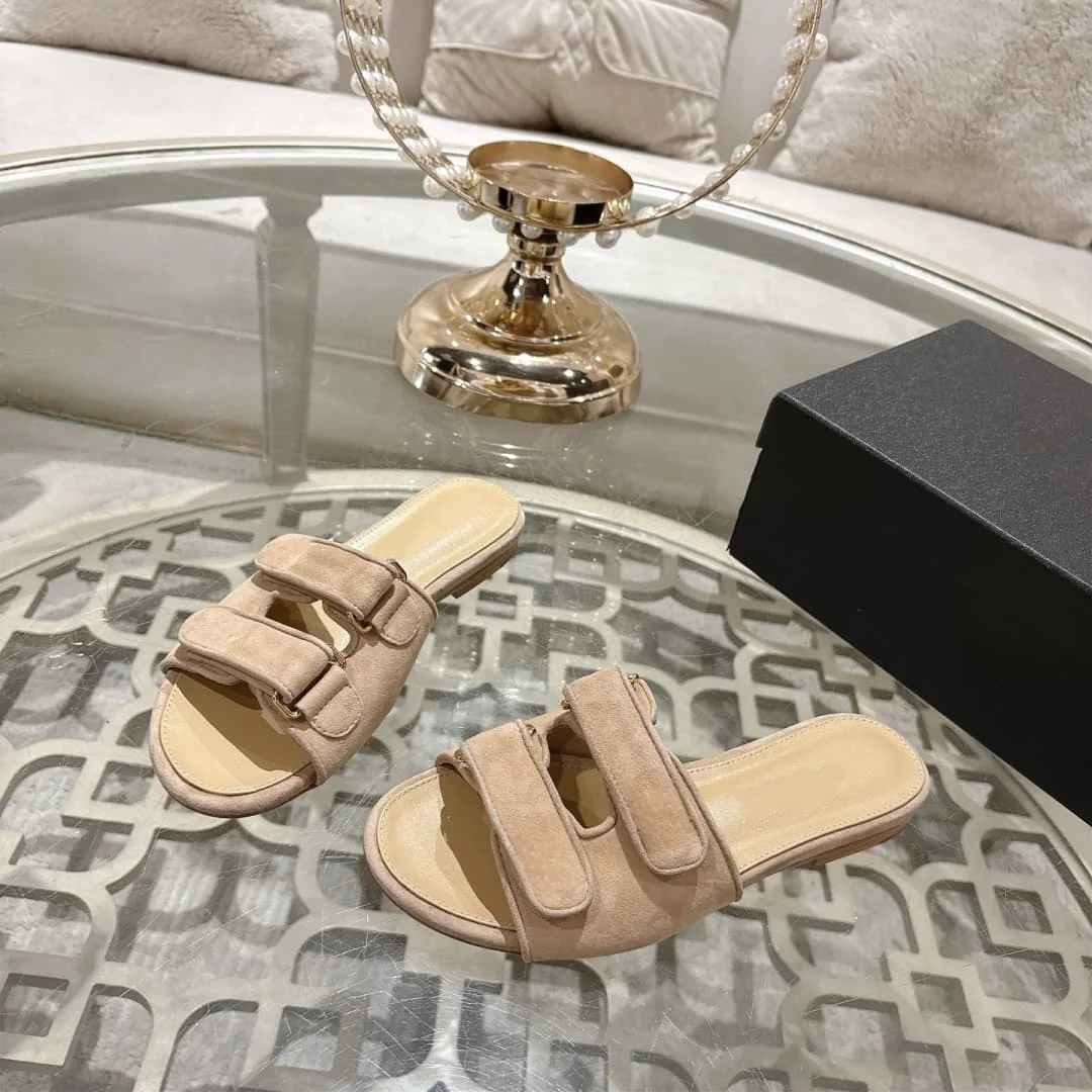 

2026 Hot Ultra-Soft Fashion Women's Outdoor Slippers - New Style for Outdoor Wearing in Summer, Perfectly Versatile and Lightweight
