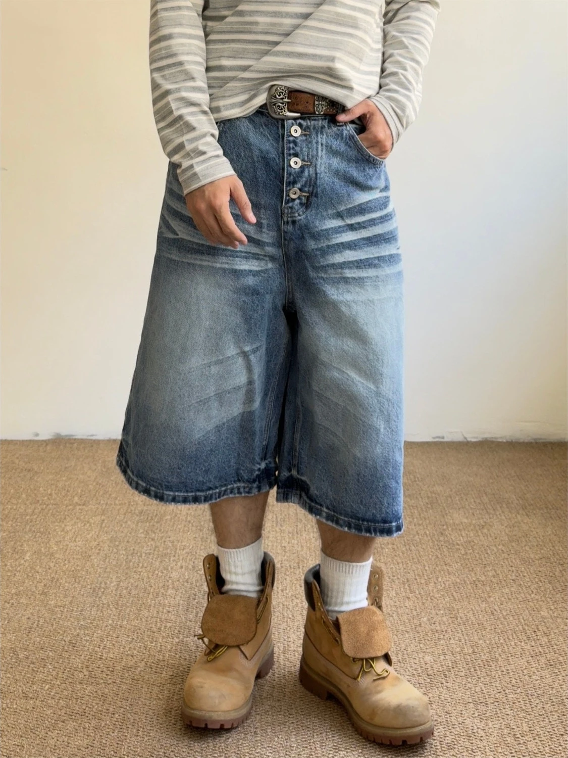Shorts Jeans Retrô Americano Unissex de Perna Larga com Botões, Corte Solto e Reto, Calça Capri Casual de Verão