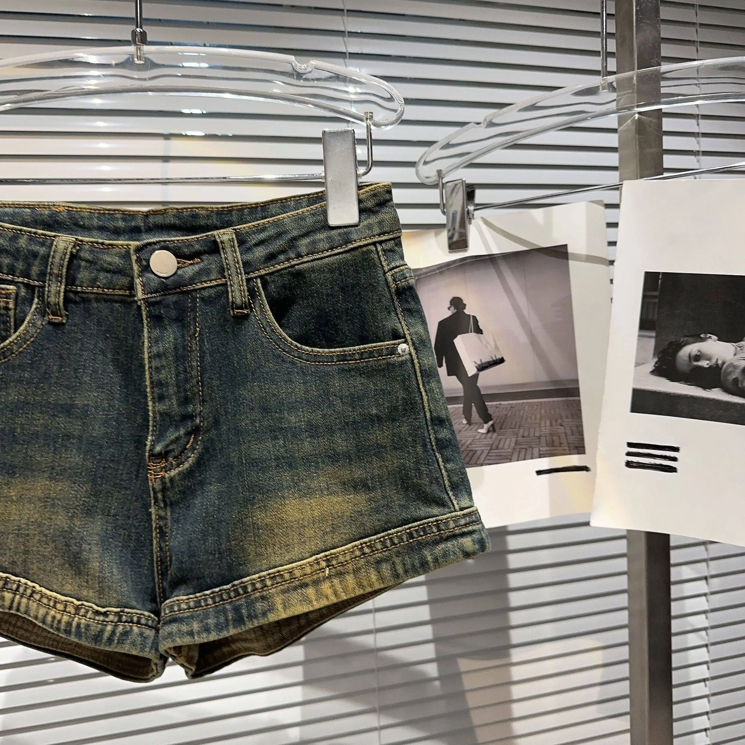 Fashion Spring Autumn Retro Wash Water Denim Shorts Female High Waist Pocket Solid Color Zipper Casual Denim Shorts for Women