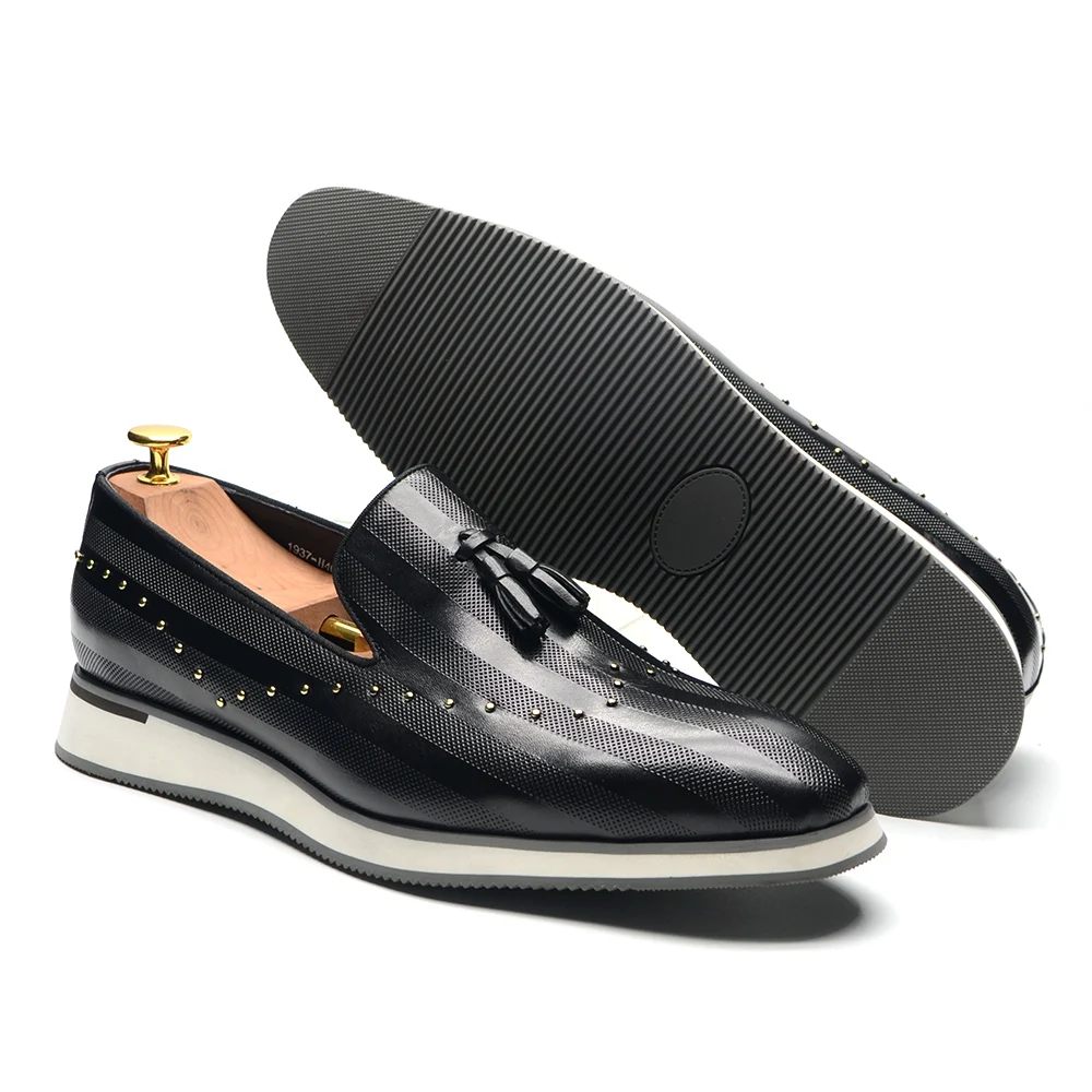 Top Grade Luxury Men Genuine Leather Casual Flat Shoes Original Stripe Rivets Adorn The Unique Tassel Design Elegant Loafers