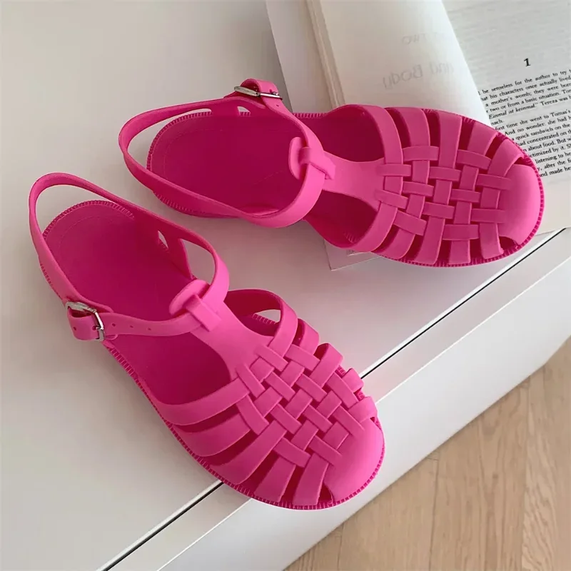 Summer 2025 Women Roman Jelly Sandals Retro Flat Transparent Crystal Beach Sandals Round Toe Casual Hollow Out Designer Shoes