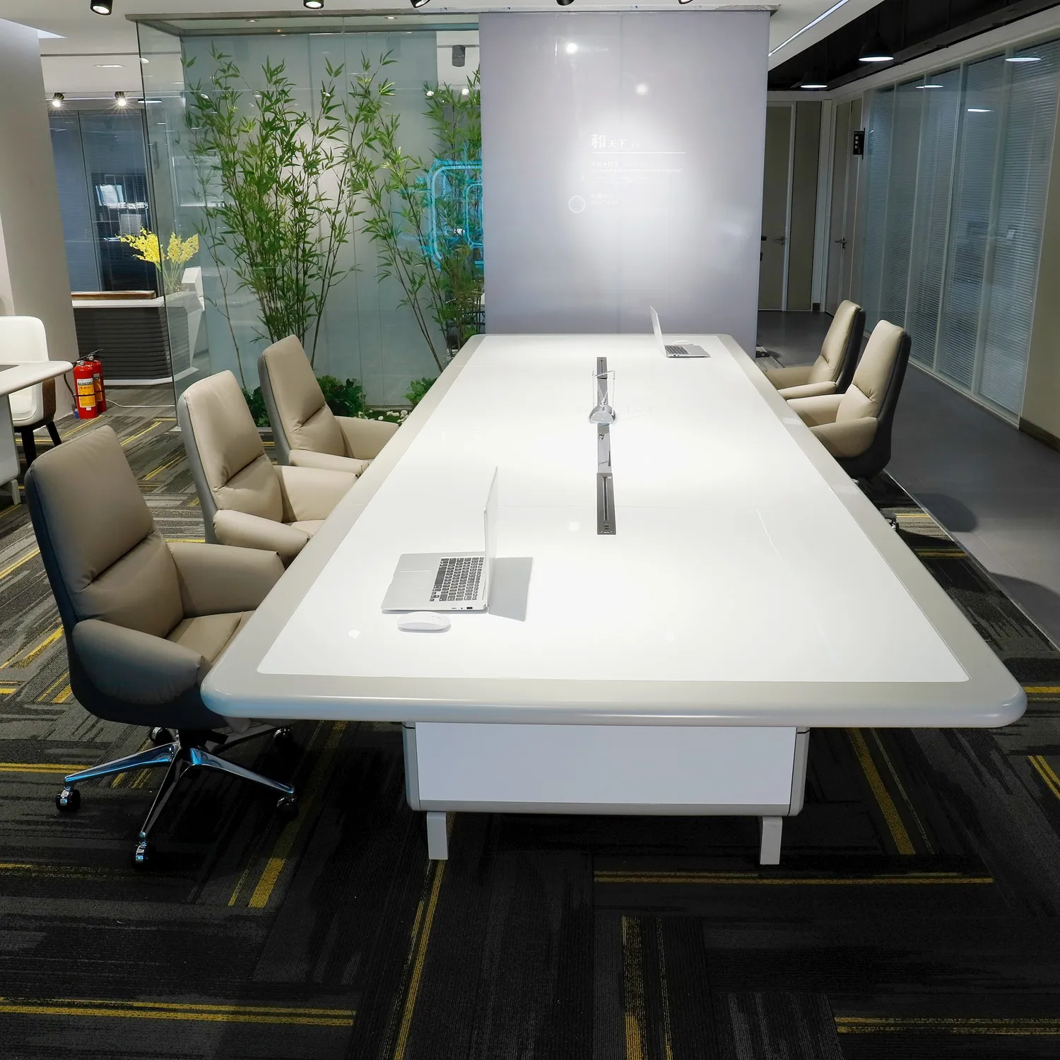 Office Furniture Set with OEM Customized Style Conference Table Luxury Large Modern White Conference Room Table for 18 People