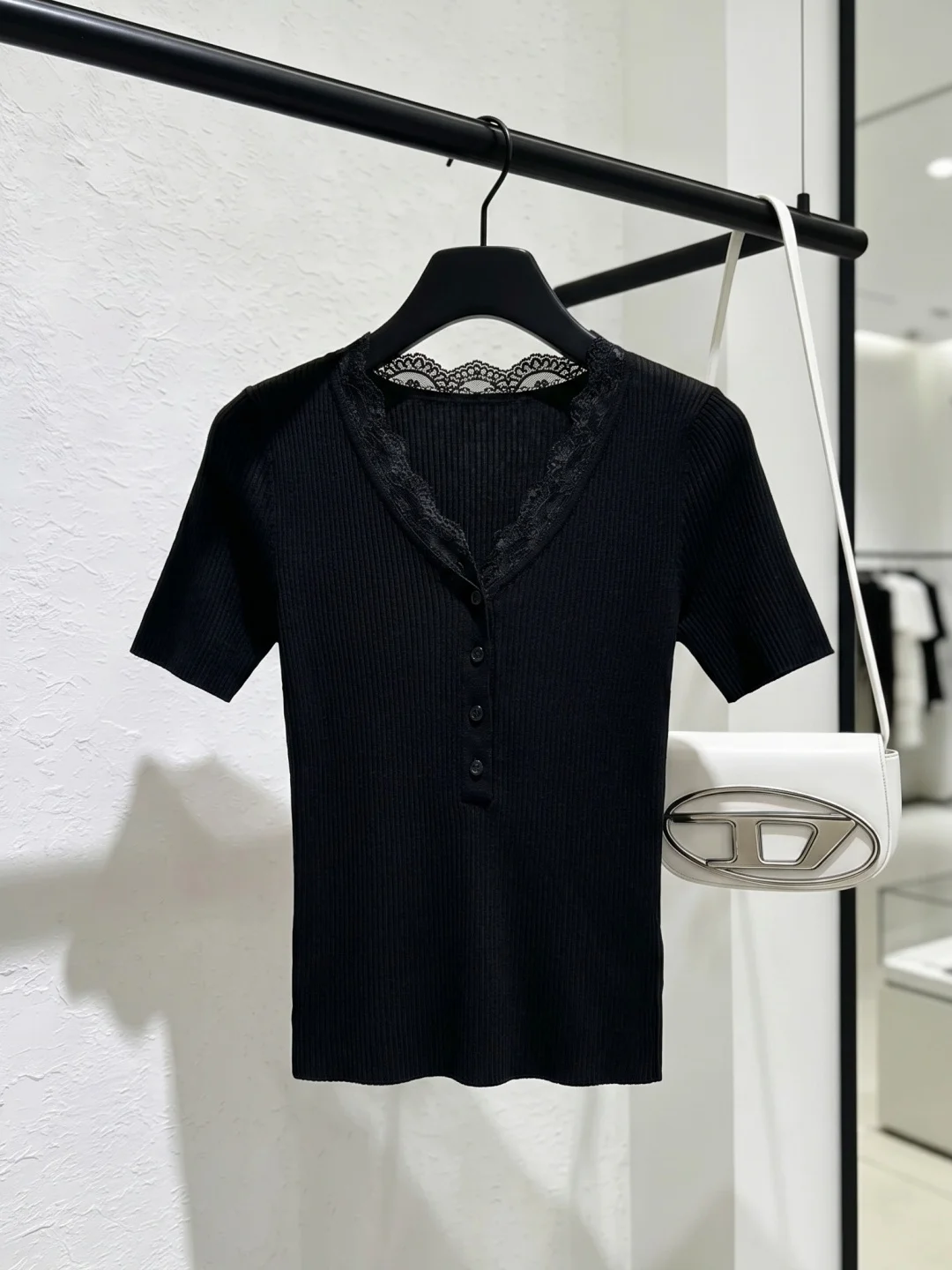 

Fashionable Lace Splice V-Neck Short Sleeve Knitted Sweater Pure Color Commute Style Elegant Unique Top for Young Women