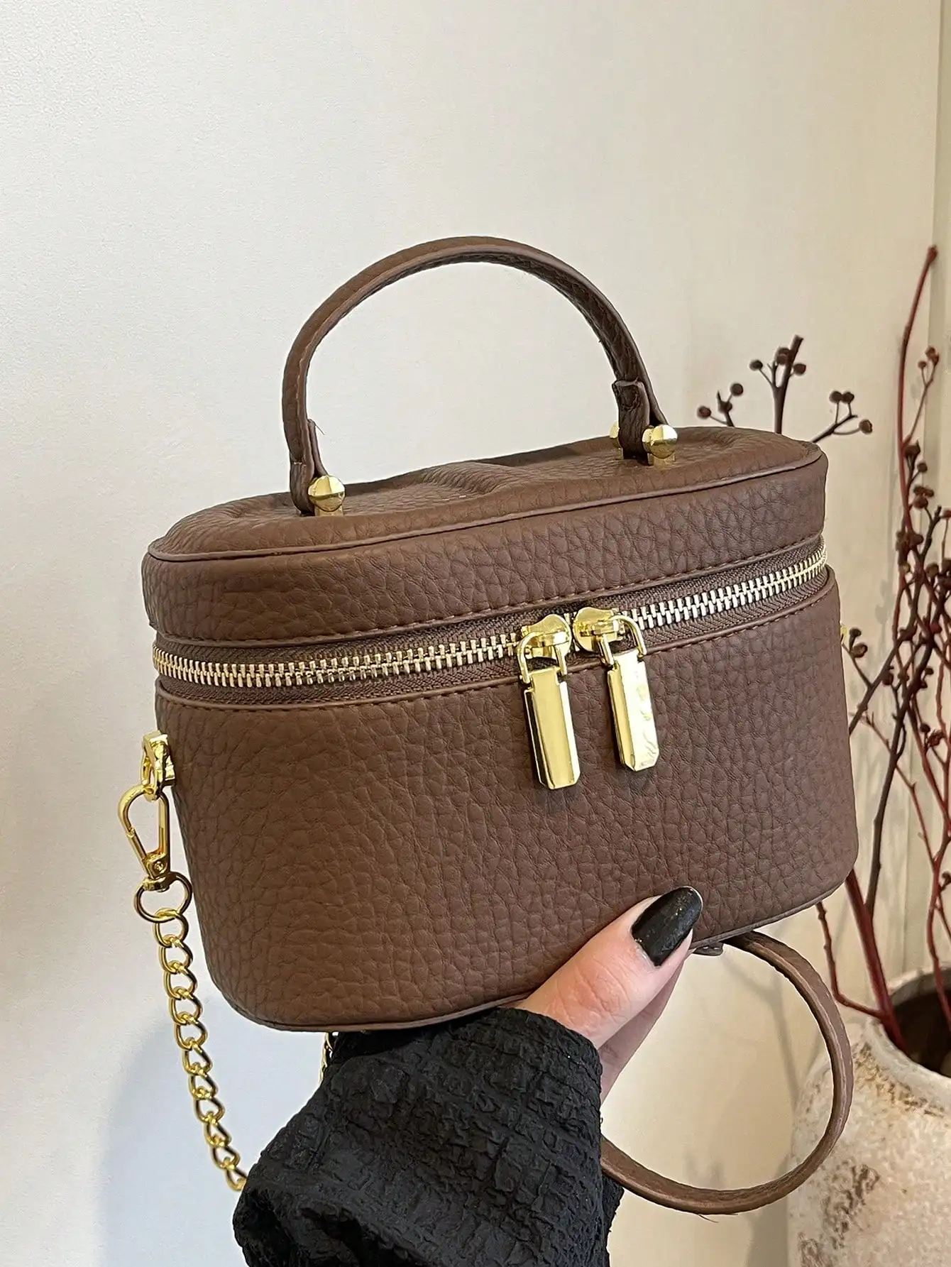 

Brown PU Leather Top-Handle Box Bag with Gold Zipper and Chain Strap