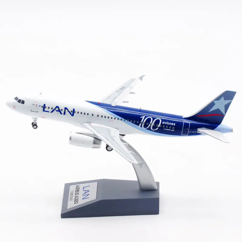 Diecast 1:200 Scale Chilean National Airline A320 CC-BAA Alloy Aircraft Model Collection Souvenir Ornaments Display