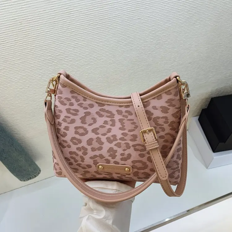 

Новая универсальная женская сумка 2026 года: модная, однотонная, минималистичная, вместительная, нишевая, для поездок на работу, через плечо