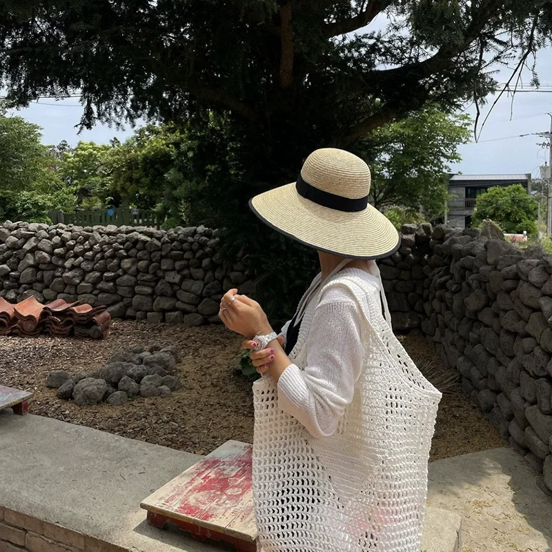 Black-edged straw grass dome Straw summer hat  ladies seaside travel sun hat Hepburn style wide brim hat   chapeu