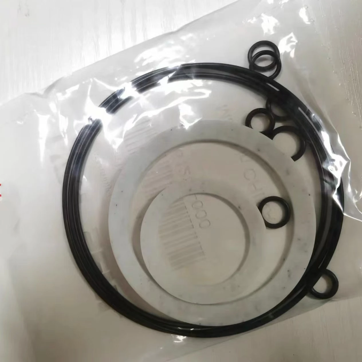 

КОМПЛЕКТ УПЛОТНЕНИЙ ДЛЯ ЗАДНЕГО ДВИГАТЕЛЯ CHAR-LYNN 61234/4000 SERIES EATON 61234-000