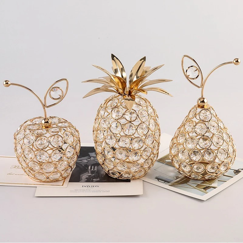 Modern Golden Crystal Fruit Sculpture Ornament, Wire‑Frame Pineapple Apple Pear Decor for Elegant Home Tabletop Accent