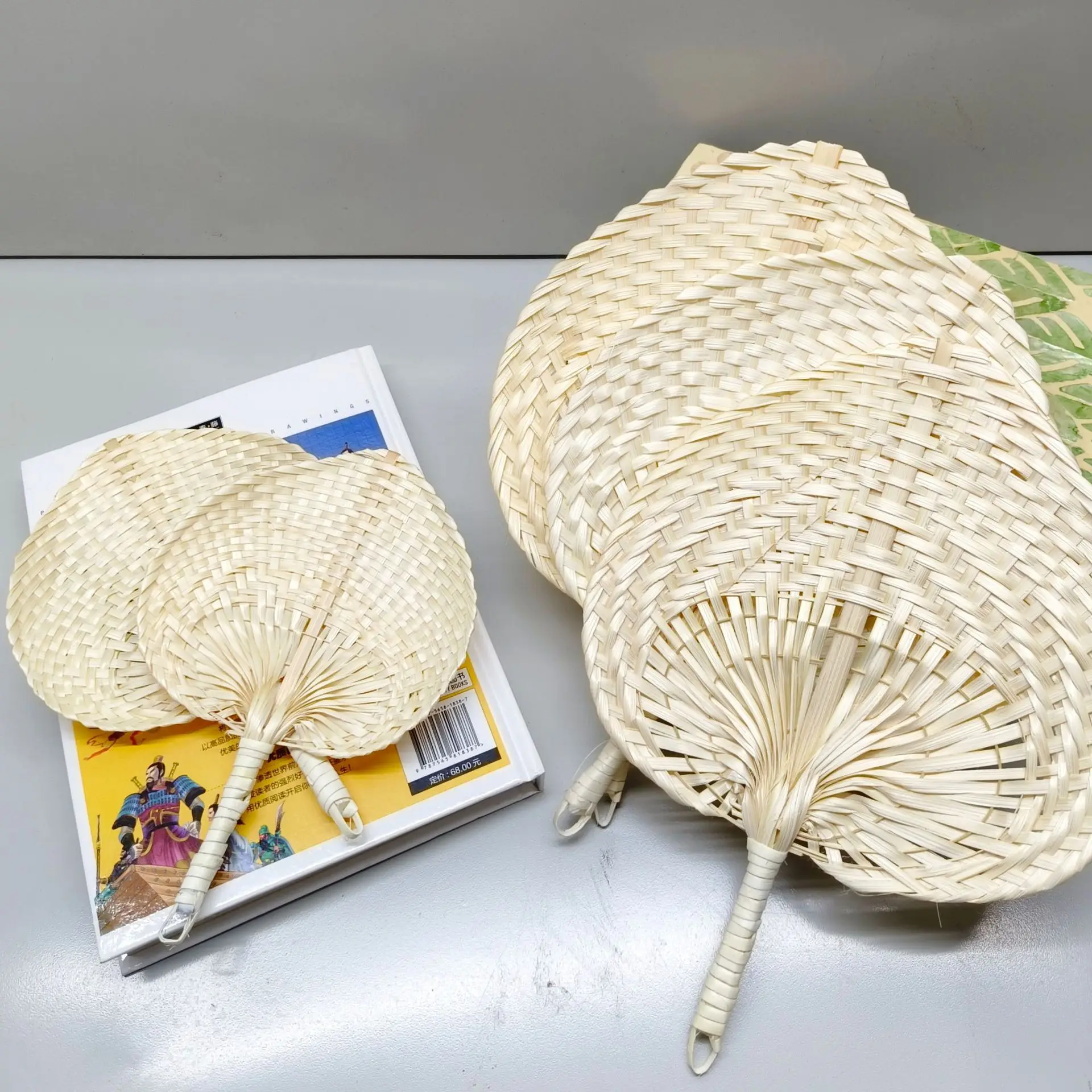 Aesthetic Bamboo Hand Woven Fans Natural Palm Leaf Handheld Fan Boho Wedding Favors Bulk For Summer Beach Guests Party Décor