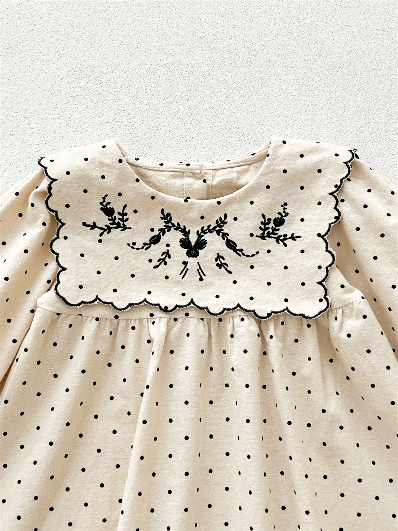 Frühling Herbst Retro Mädchenkleidung Modisches Kleid Niedliches Langärmeliges Prinzessinnenkleid für Mädchen Mädchenhaftes Besticktes Süßes Freizeitkleid – Detail 4