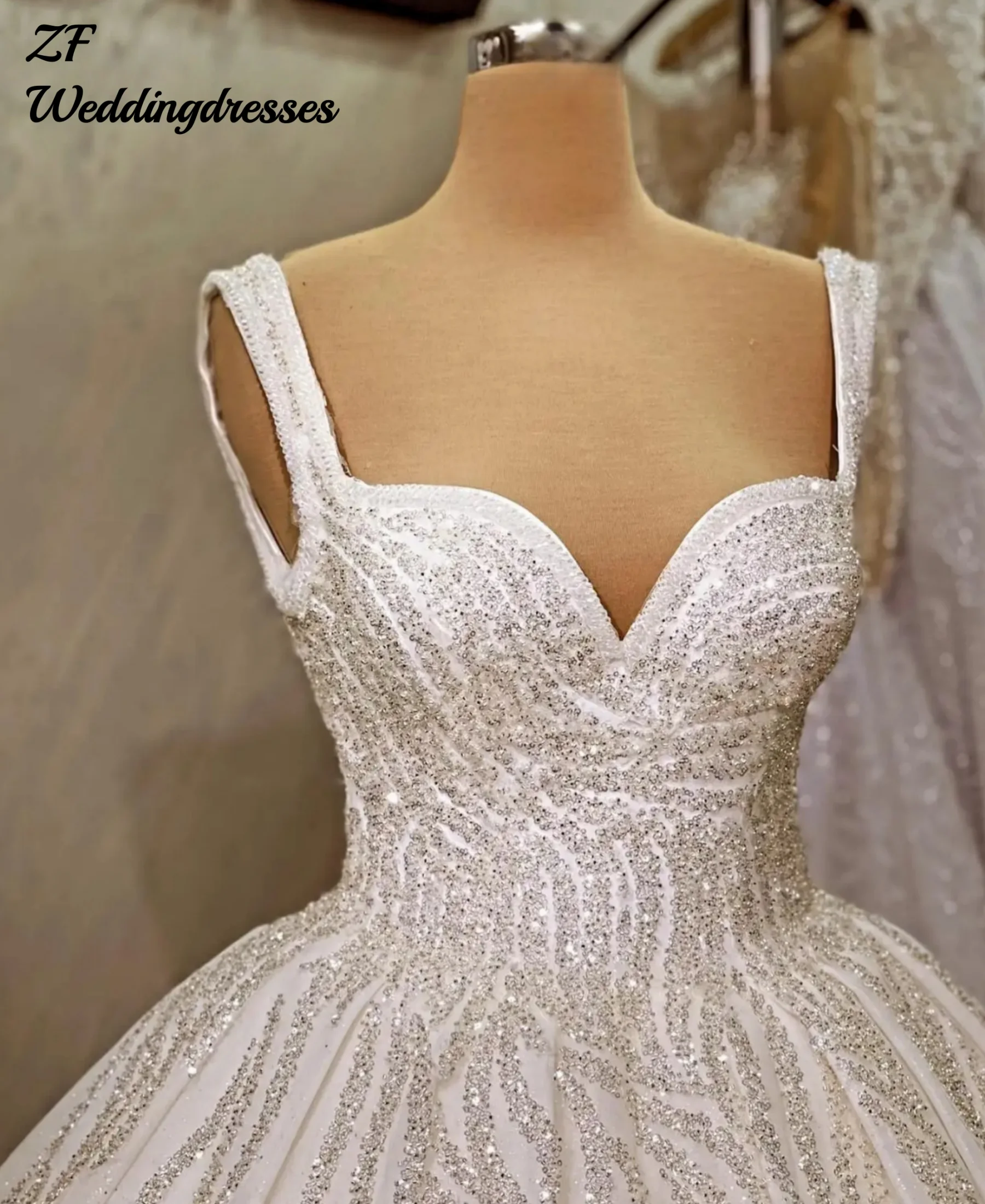 Customized Glamorous Ball Gown Wedding Dress Sweetheart Shining Sequins Zipper Backless Classical Court Gown Ro Vestido De Novia