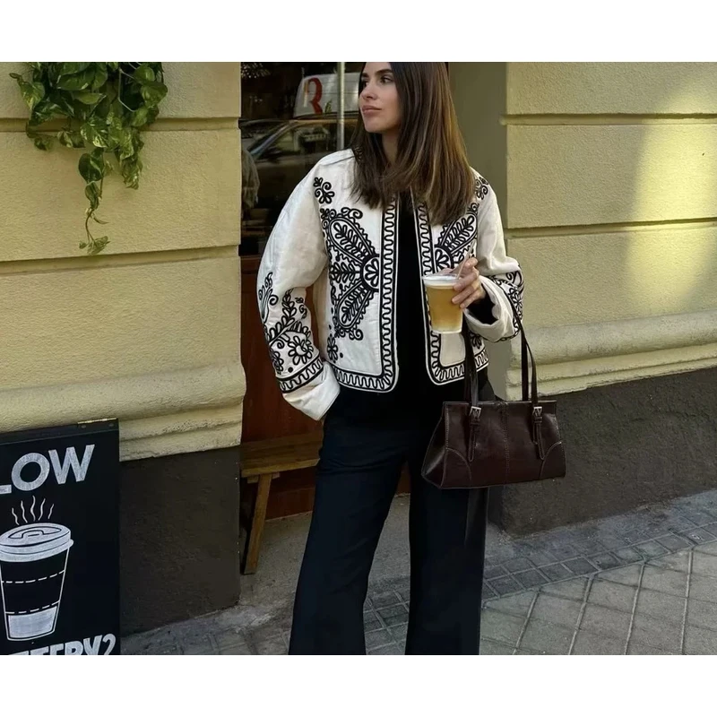 

Z Women's Winter Faion Retro Versatile Loose Embroidery Design Long Sve round Ne ort Coat Polyester Fiber