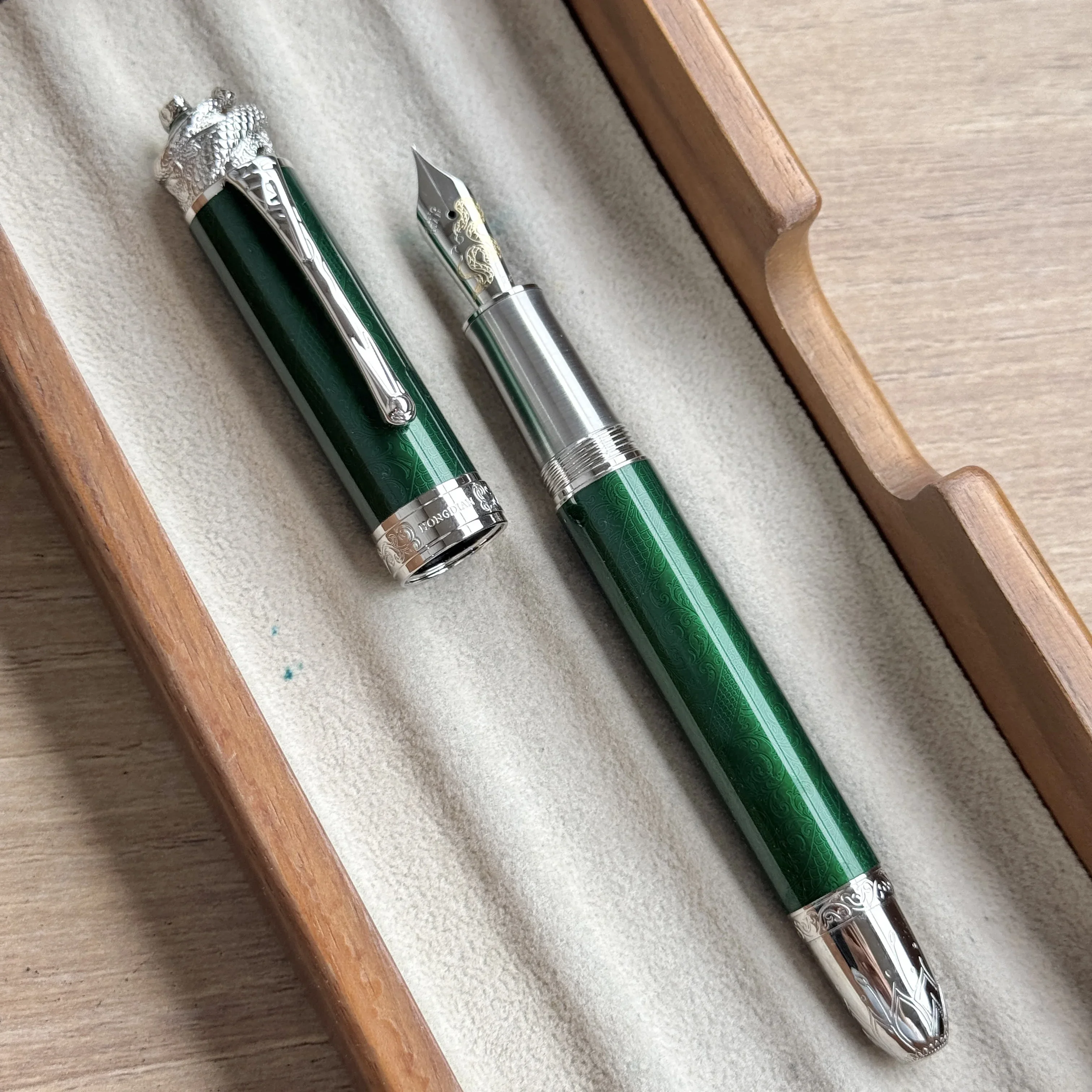 

Pen With Wrench! Hongdian N25 Snake Year Limited Metal Resin Green/Blue Piston Pen Snake Gem Pen Clip NO.6 Nib Business Writing