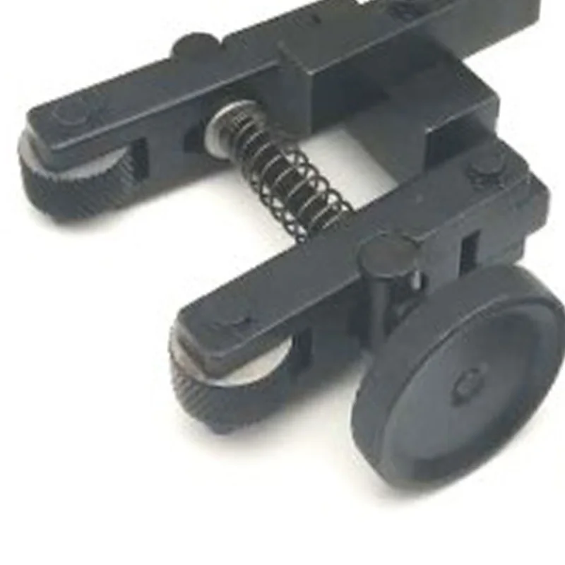 

Держатель для накатного инструмента B03C с регулируемым хвостовиком и колесиками для токарного станка