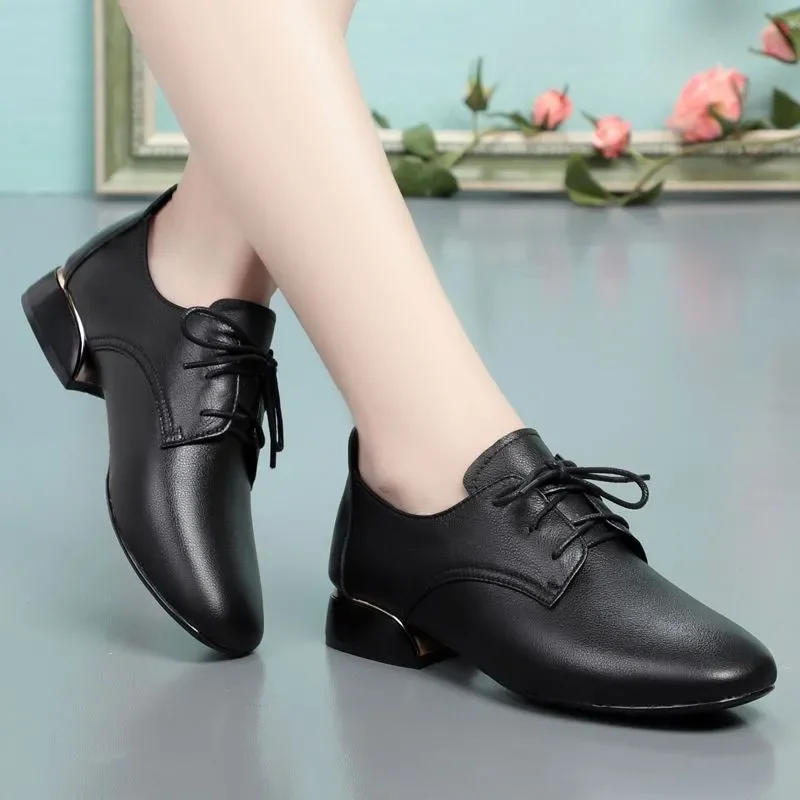 

Cresfimix zapatos de mujer женские милые высококачественные противоскользящие черные лакированные туфли с круглым носком, женские повседневные кружевные туфли ab335